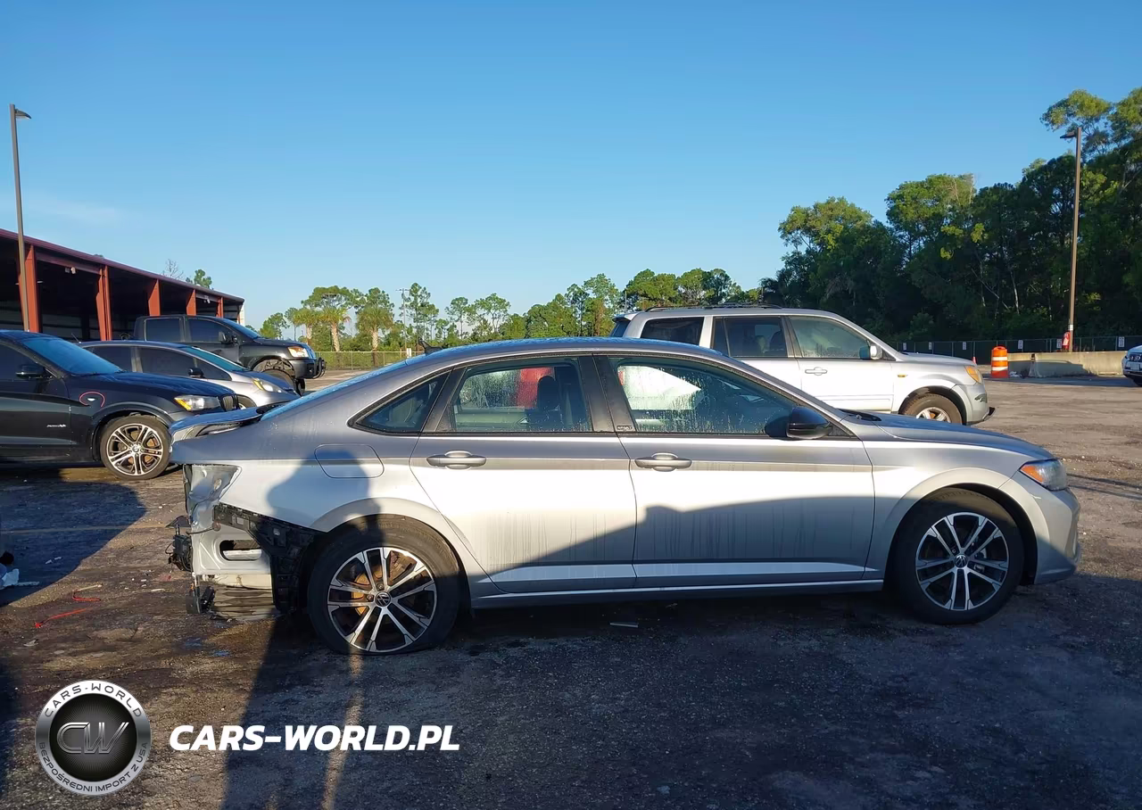 2024 Volkswagen Jetta 1.5T Sport VIN:3VWBM7BU2RM063680 - 13