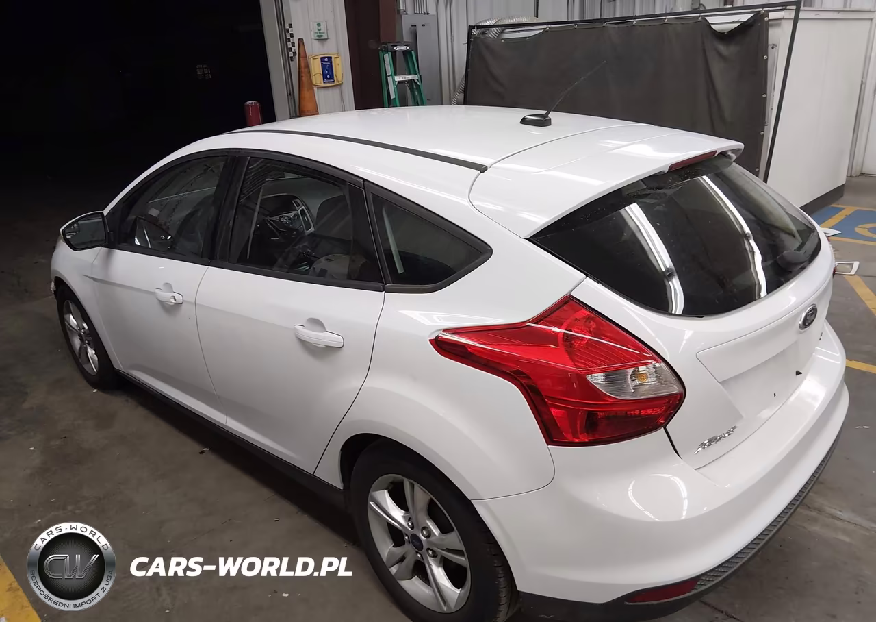 2014 Ford Focus Se VIN:1FADP3K2XEL282639 - 3
