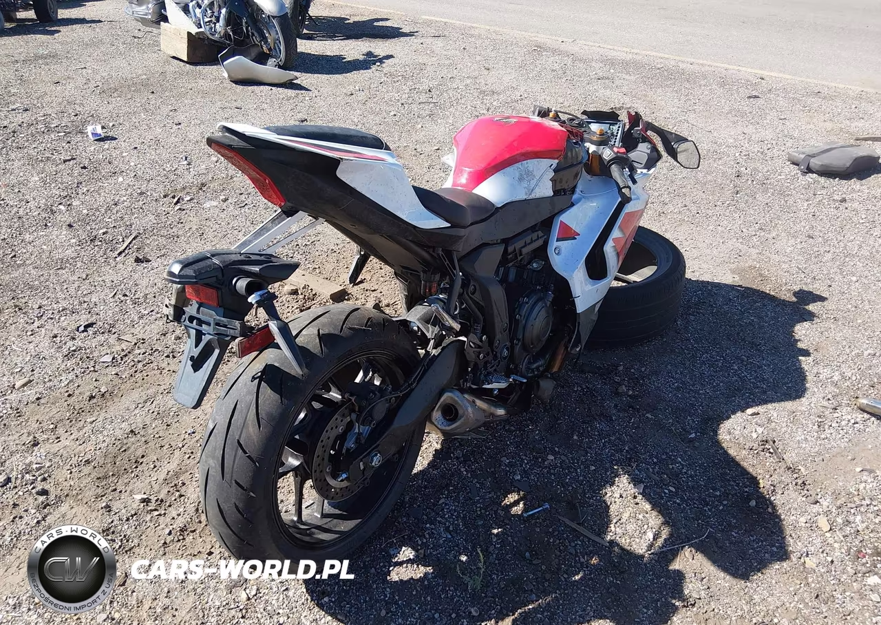 2026 Yamaha Yzfr7 VIN:JYARM60E2TA004250 - 4