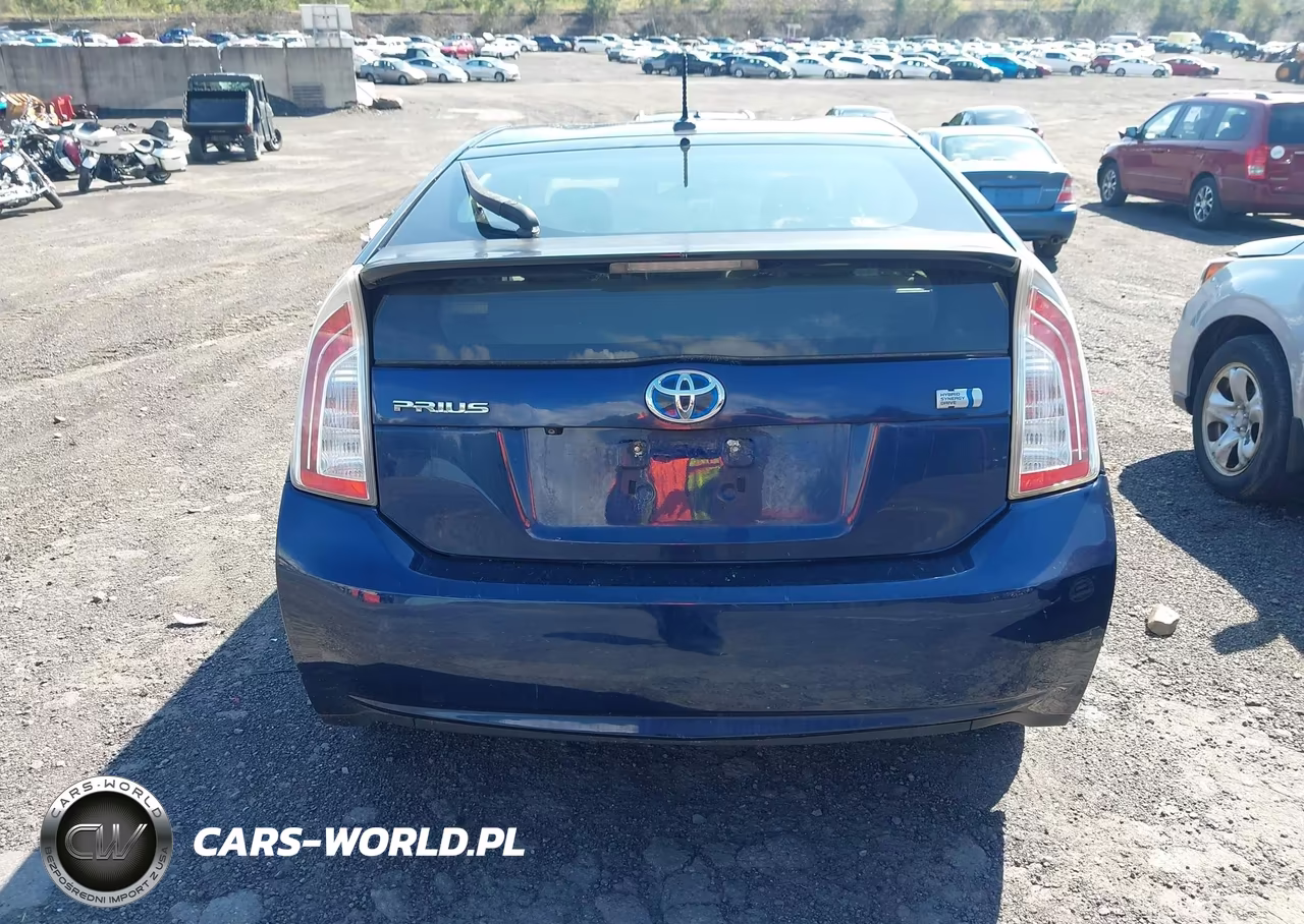 2013 Toyota Prius Three VIN:JTDKN3DU2D1685563 - 16