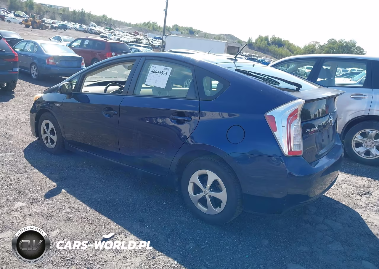 2013 Toyota Prius Three VIN:JTDKN3DU2D1685563 - 3