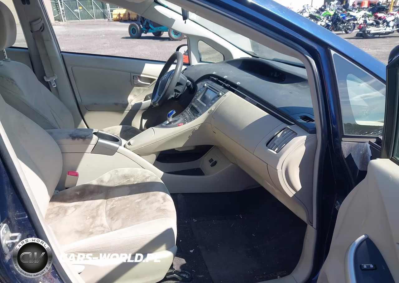 2013 Toyota Prius Three VIN:JTDKN3DU2D1685563 - 5