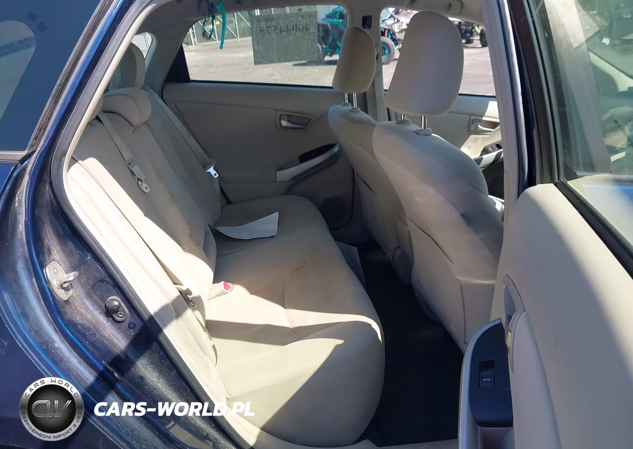 2013 Toyota Prius Three VIN:JTDKN3DU2D1685563 - 8