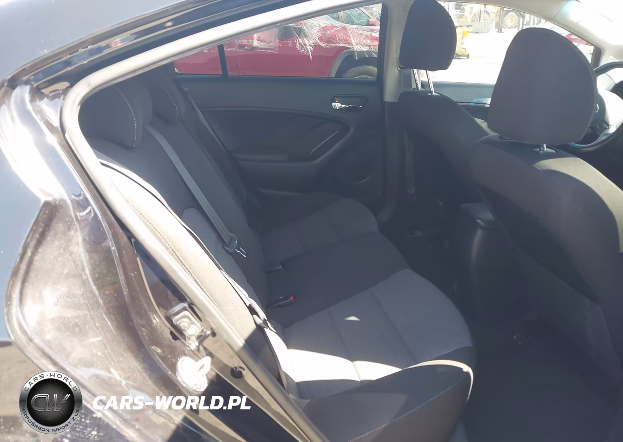 2018 Kia Forte S VIN:3KPFL4A75JE253599 - 8