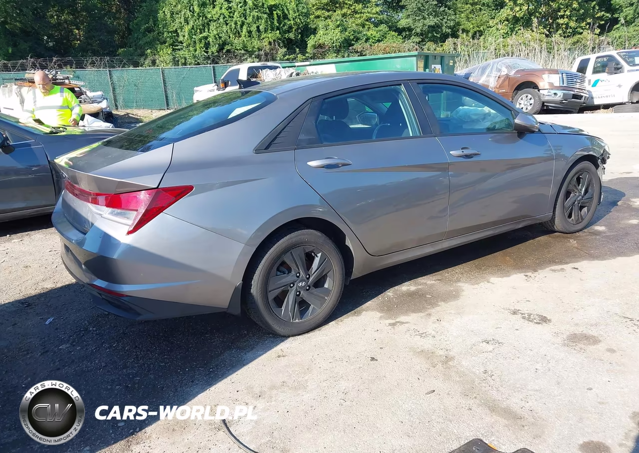 2023 Hyundai Elantra Sel VIN:KMHLM4AG7PU571102 - 4