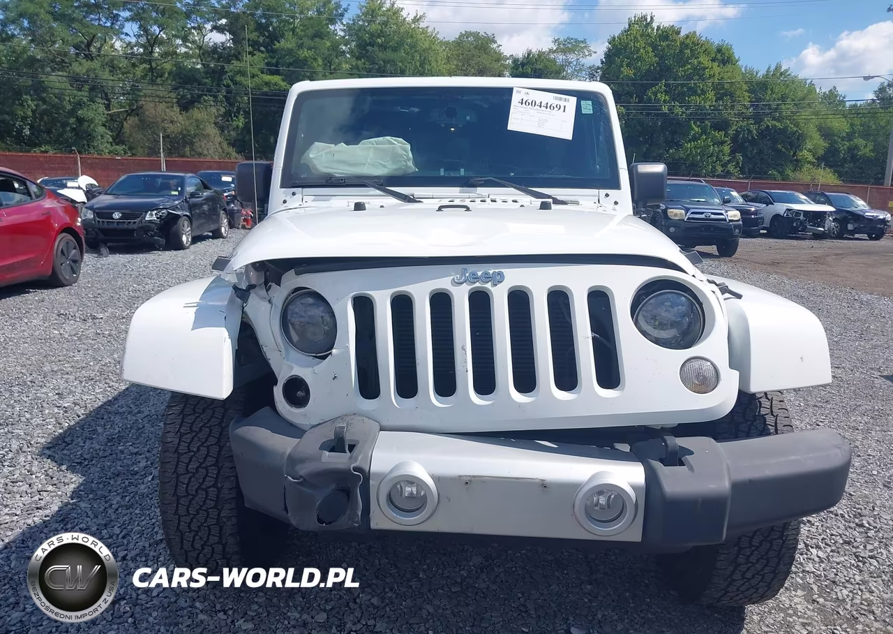 2014 Jeep Wrangler Unlimited Sahara VIN:1C4BJWEG7EL104537 - 12
