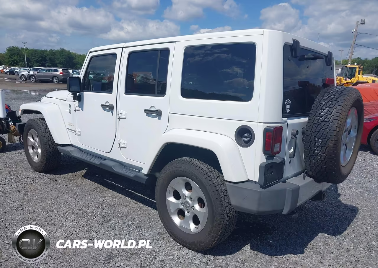 2014 Jeep Wrangler Unlimited Sahara VIN:1C4BJWEG7EL104537 - 3