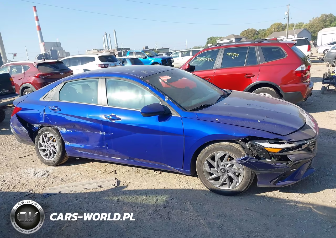 2026 Hyundai Elantra Hybrid Blue VIN:KMHLM4DJ6TU192240 - 13