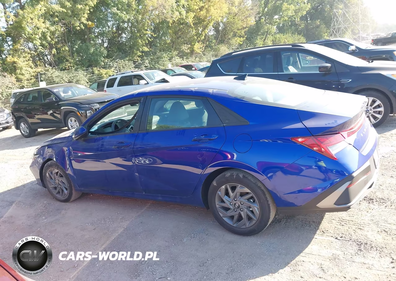 2026 Hyundai Elantra Hybrid Blue VIN:KMHLM4DJ6TU192240 - 14