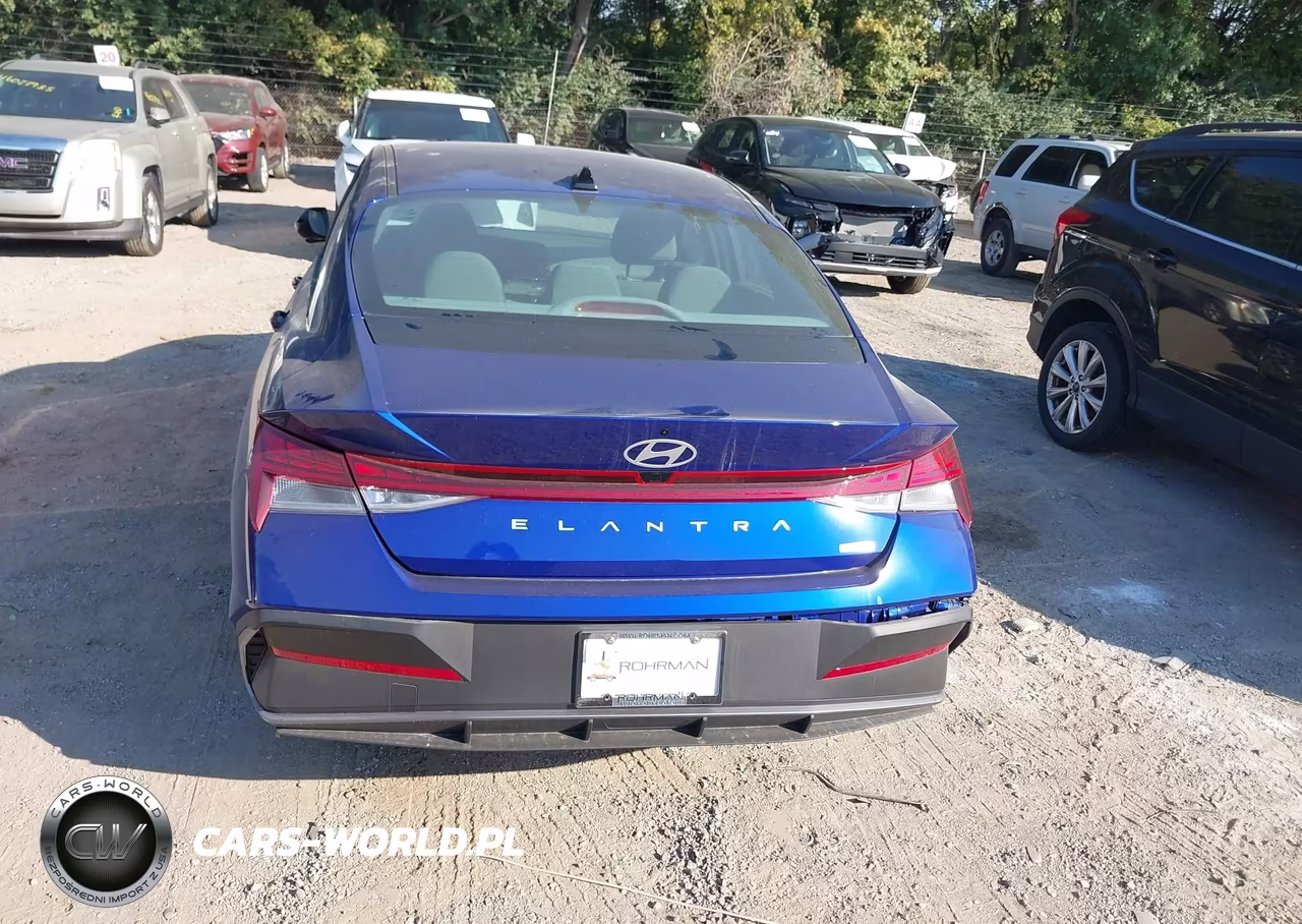2026 Hyundai Elantra Hybrid Blue VIN:KMHLM4DJ6TU192240 - 16