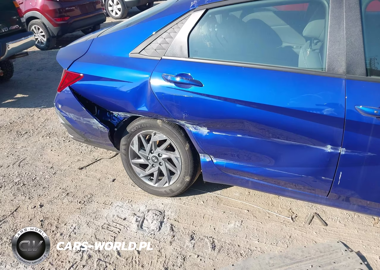 2026 Hyundai Elantra Hybrid Blue VIN:KMHLM4DJ6TU192240 - 18