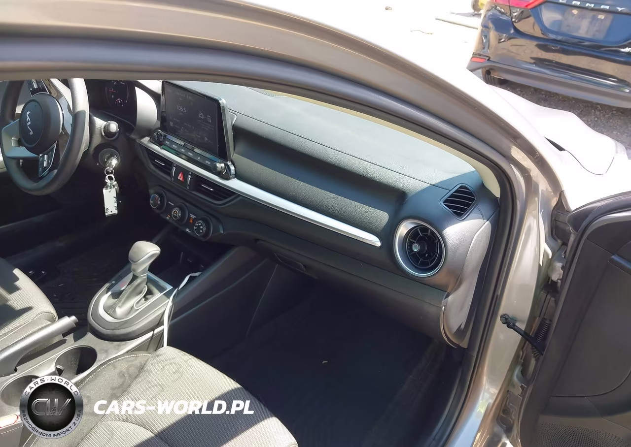 2023 Kia Forte Lxs VIN:3KPF24AD1PE626087 - 5