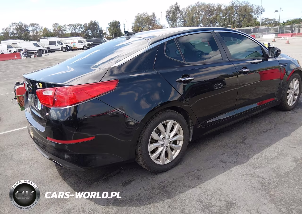 2015 Kia Optima Lx VIN:5XXGM4A73FG462078 - 4