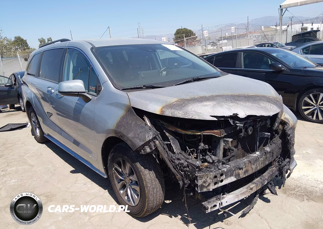 2021 Toyota Sienna Le