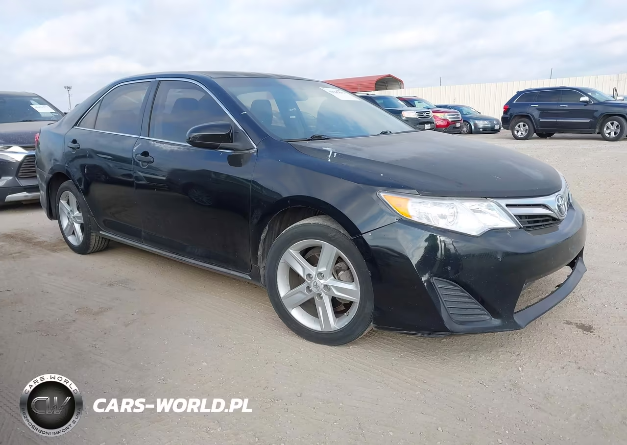 2012 Toyota Camry Le – zdjęcie 1 z 11