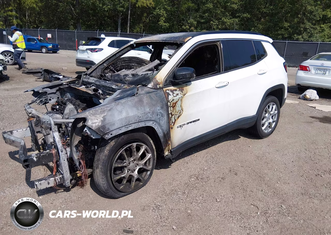 2022 Jeep Compass Latitude Lux 4X4 VIN:3C4NJDFB6NT133844 - 2