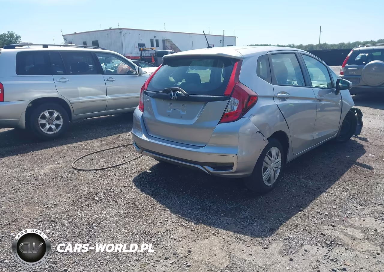 2019 Honda Fit Lx VIN:3HGGK5H47KM733967 - 4