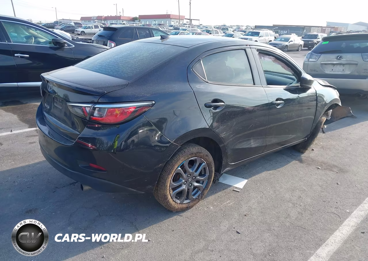 2019 Toyota Yaris Le VIN:3MYDLBYV0KY508824 - 4