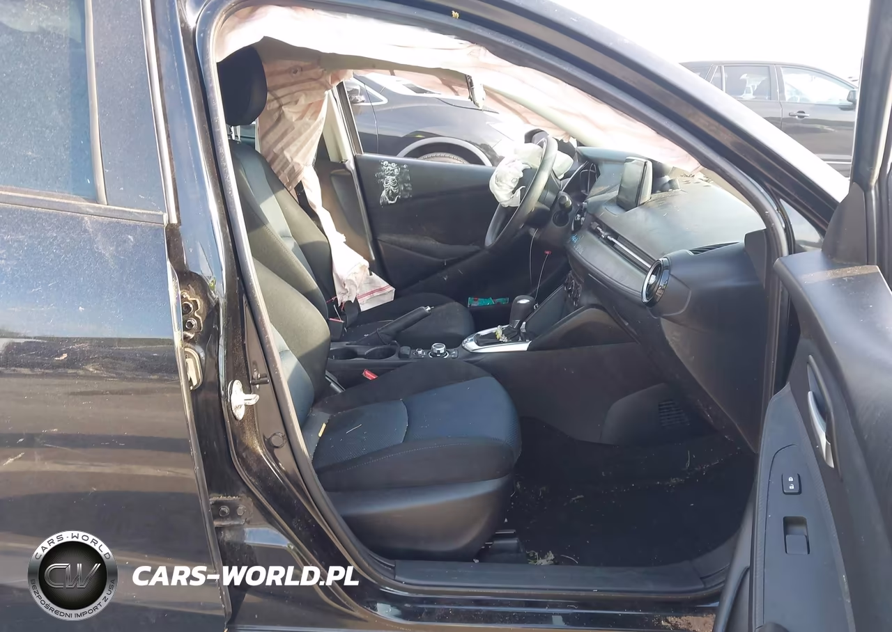 2019 Toyota Yaris Le VIN:3MYDLBYV0KY508824 - 5