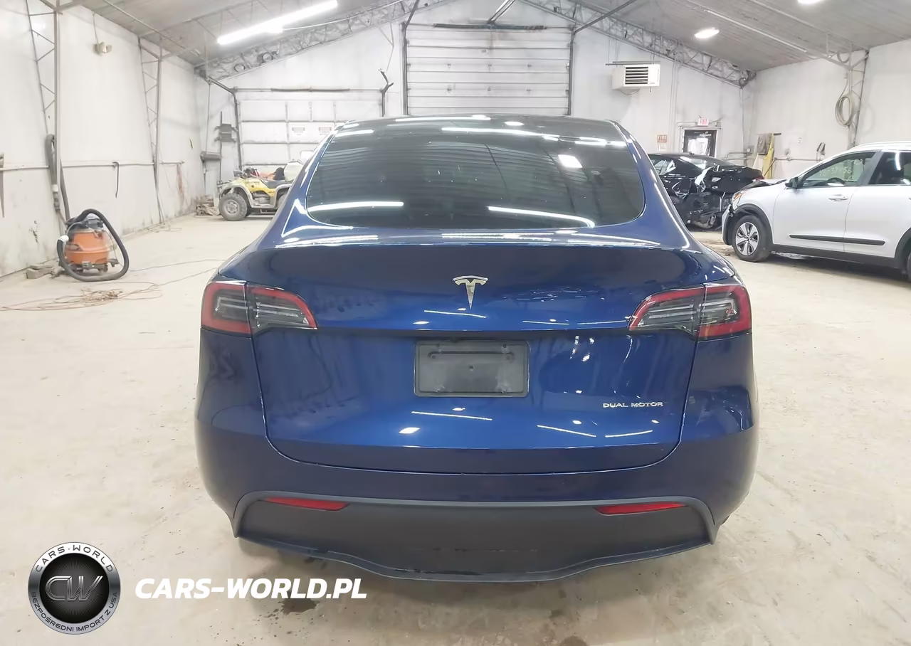 2024 Tesla Model Y Long Range Dual Motor All-Wheel Drive VIN:7SAYGDEE6RA221000 - 17