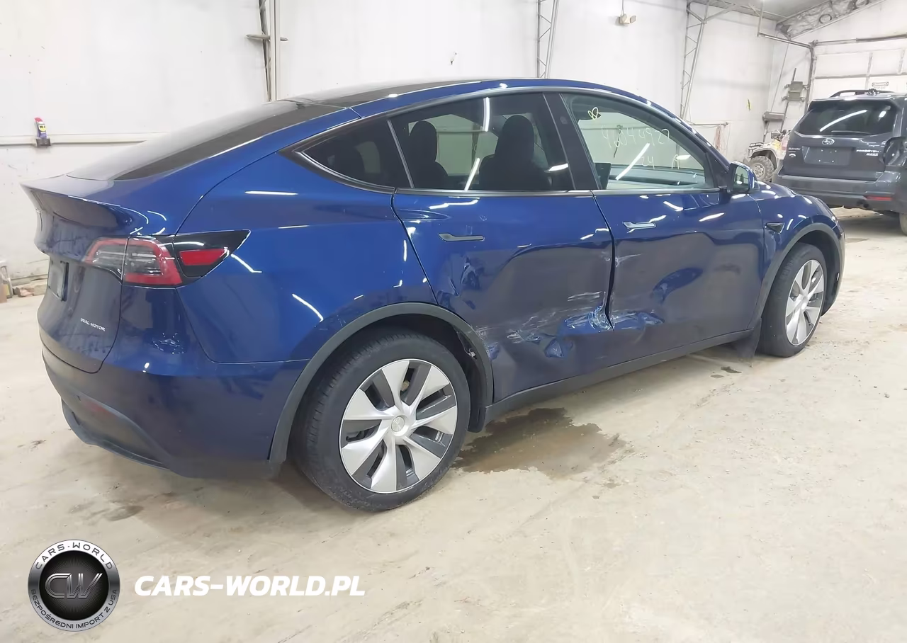 2024 Tesla Model Y Long Range Dual Motor All-Wheel Drive VIN:7SAYGDEE6RA221000 - 4