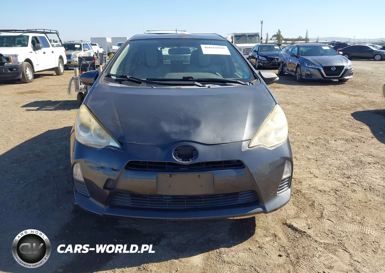 2014 Toyota Prius C One VIN:JTDKDTB38E1063788 - 12