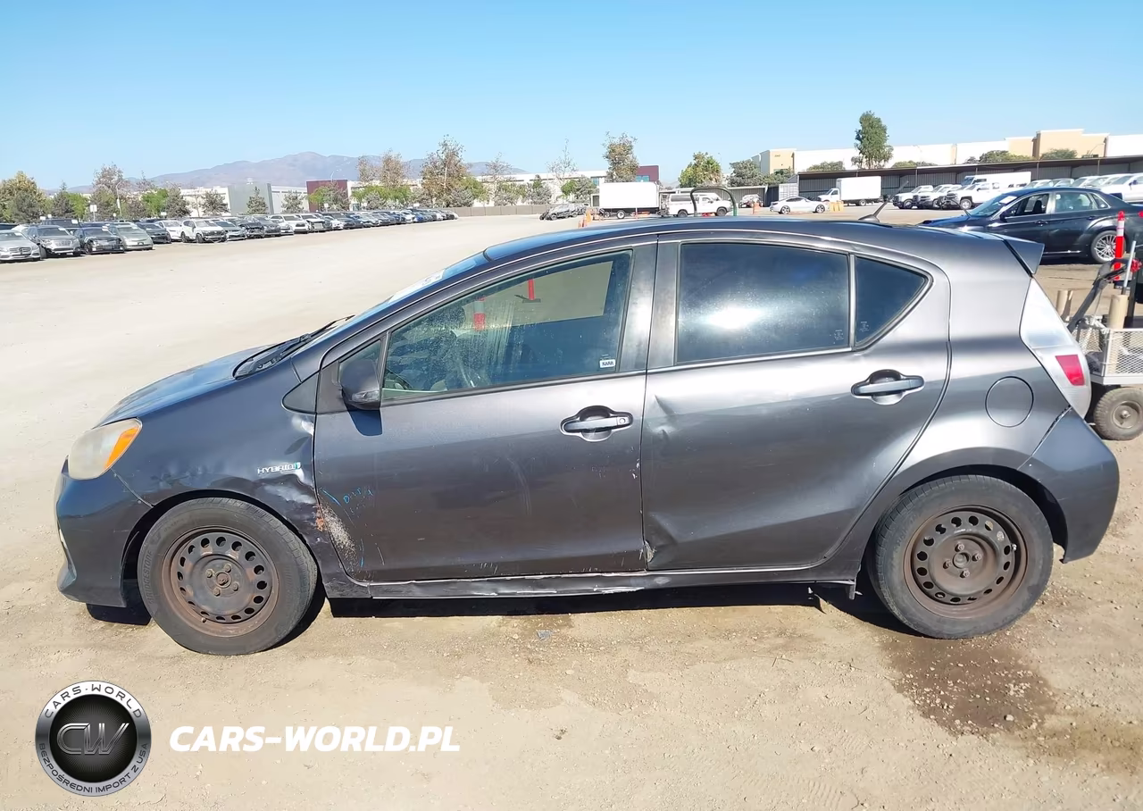 2014 Toyota Prius C One VIN:JTDKDTB38E1063788 - 14
