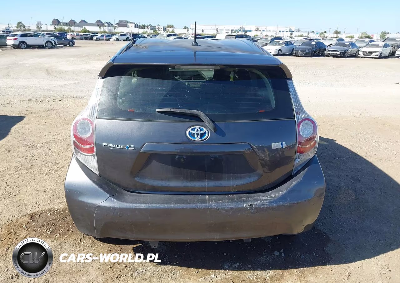 2014 Toyota Prius C One VIN:JTDKDTB38E1063788 - 16