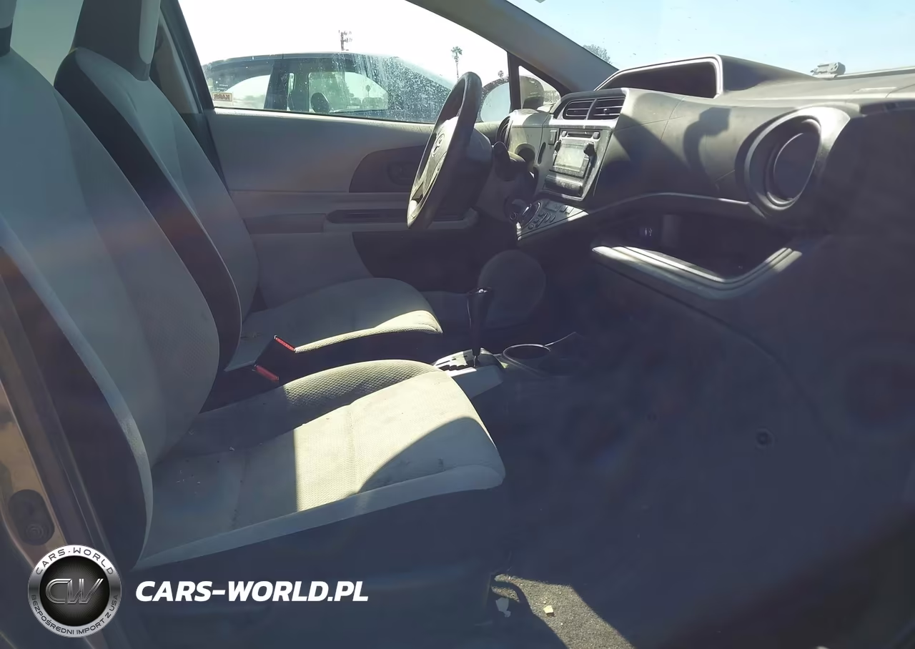 2014 Toyota Prius C One VIN:JTDKDTB38E1063788 - 5