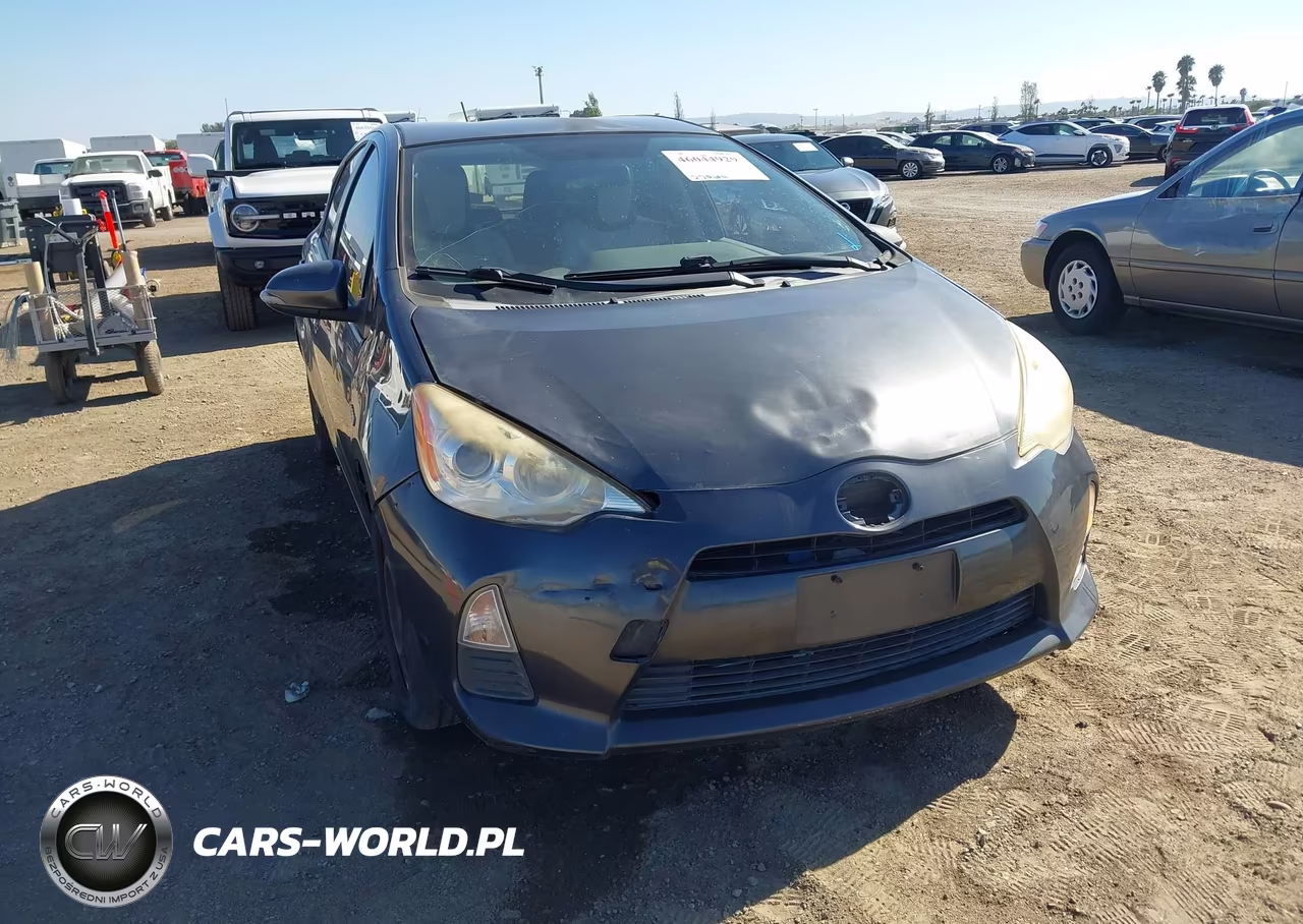 2014 Toyota Prius C One VIN:JTDKDTB38E1063788 - 6