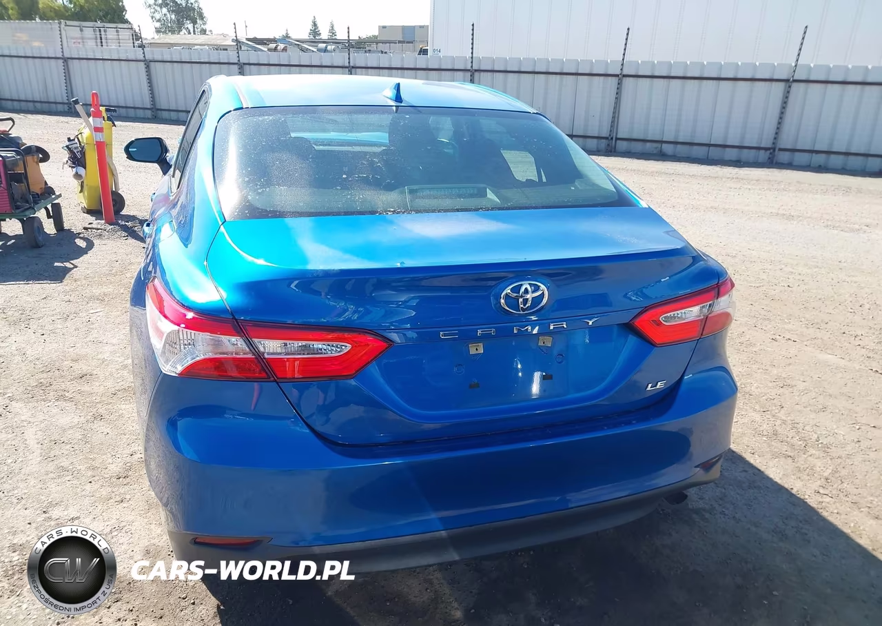 2019 Toyota Camry Le VIN:4T1B11HK6KU183493 - 16
