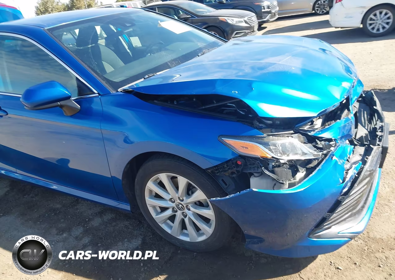 2019 Toyota Camry Le VIN:4T1B11HK6KU183493 - 6