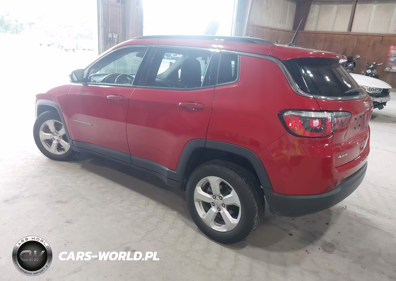2018 Jeep Compass Latitude 4X4 VIN:3C4NJDBB8JT483685 - 3