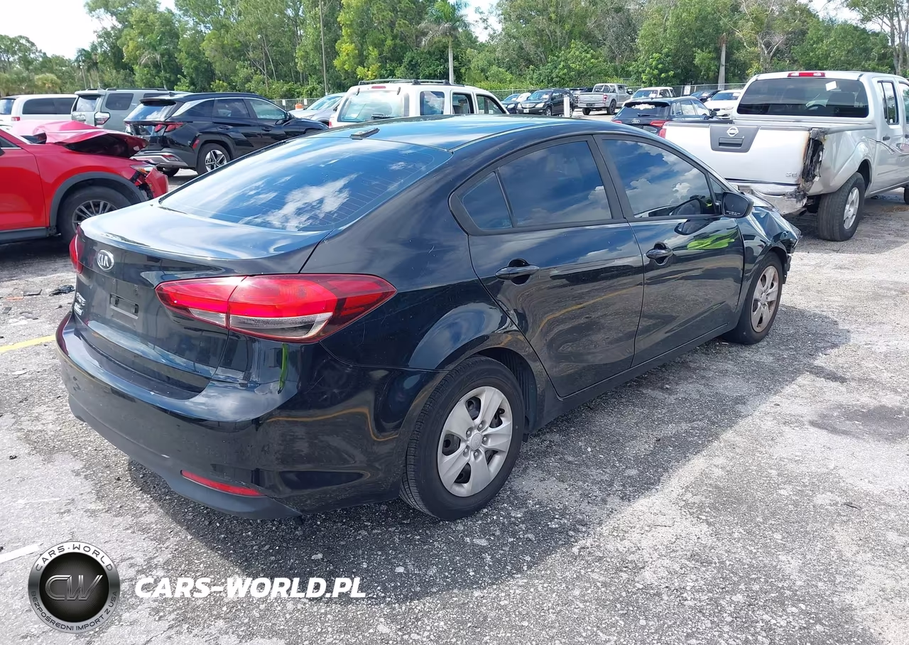 2017 Kia Forte Lx VIN:3KPFK4A74HE145617 - 4