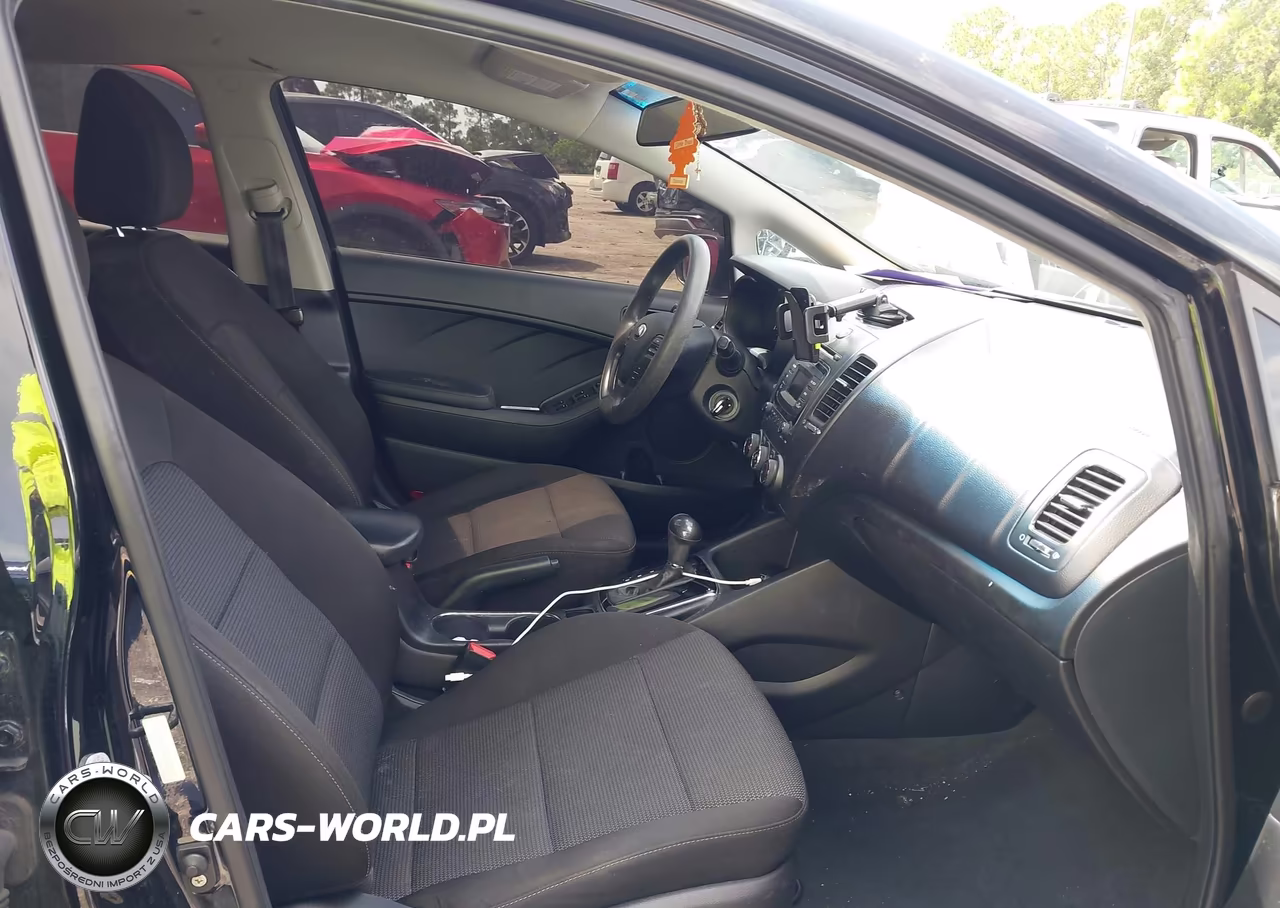 2017 Kia Forte Lx VIN:3KPFK4A74HE145617 - 5