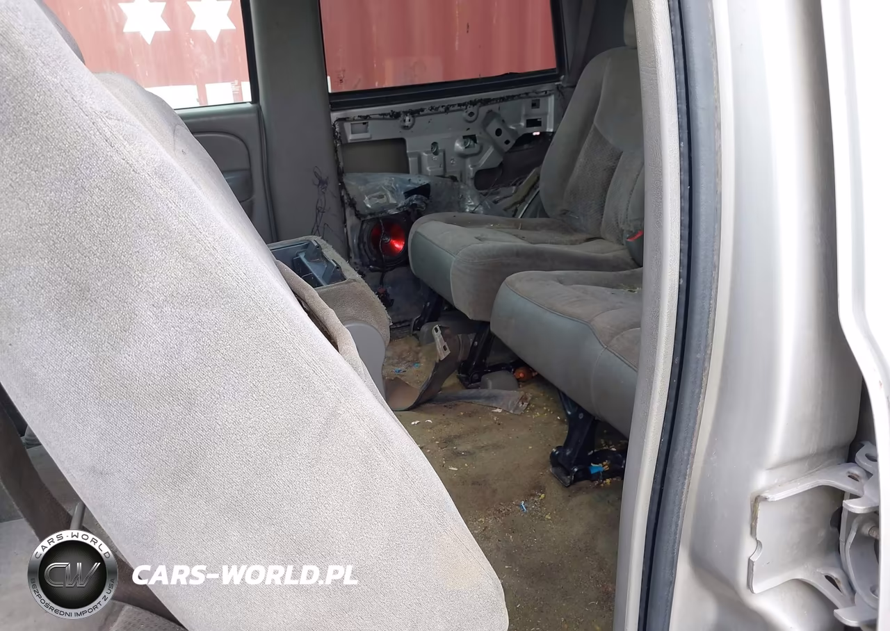 2004 Chevrolet Tahoe Ls VIN:1GNEK13V04R144962 - 8
