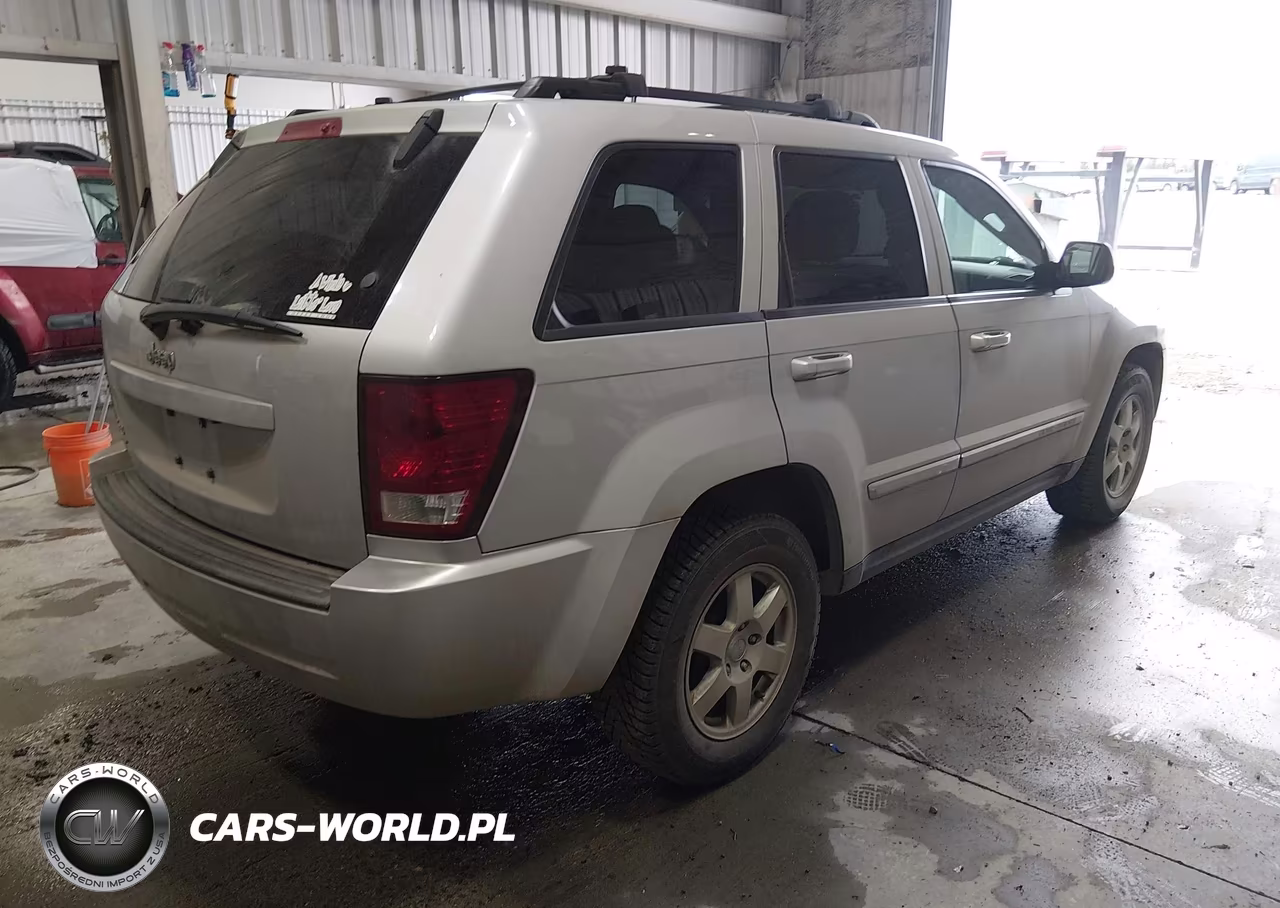 2010 Jeep Grand Cherokee Laredo VIN:1J4PR4GK9AC160830 - 4