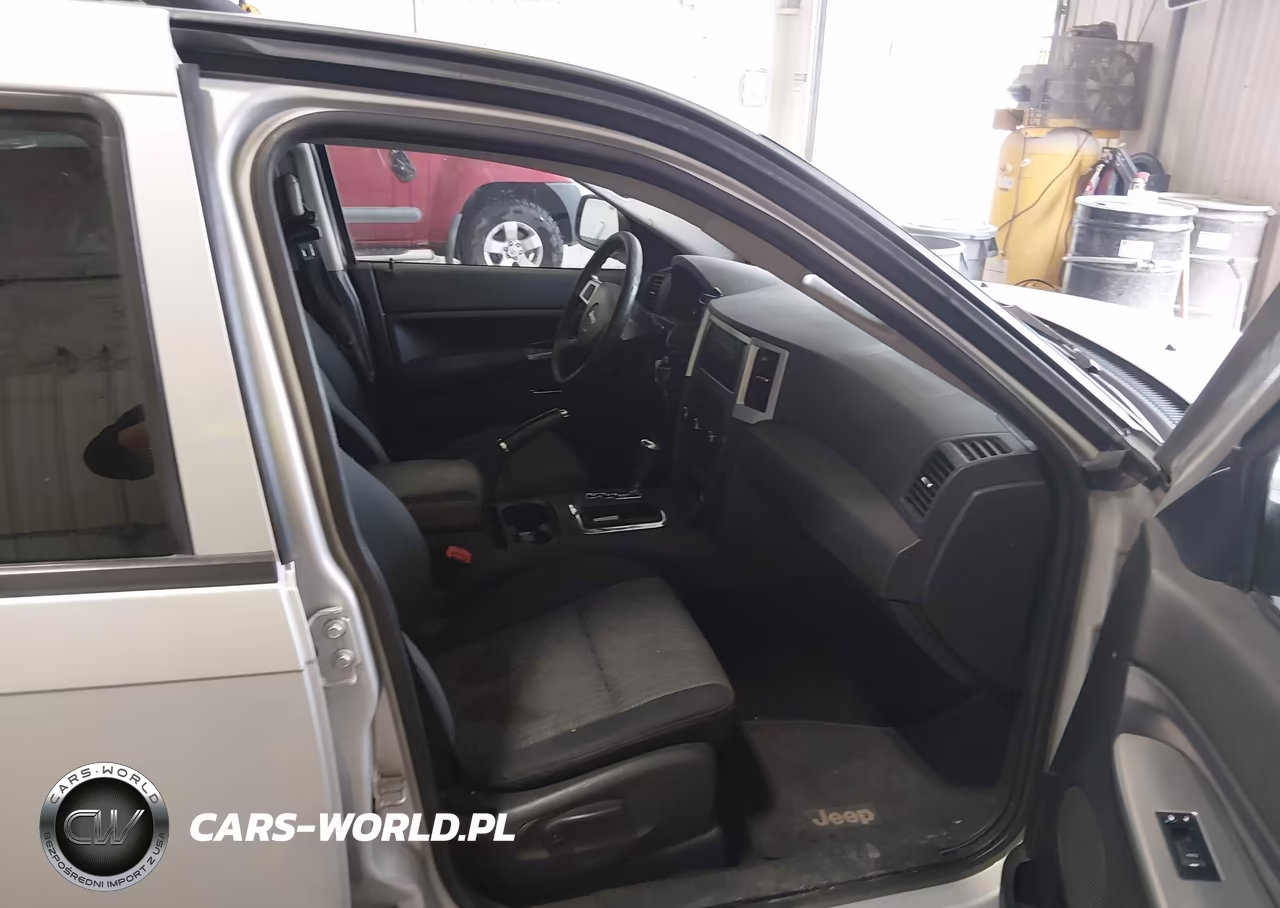 2010 Jeep Grand Cherokee Laredo VIN:1J4PR4GK9AC160830 - 5