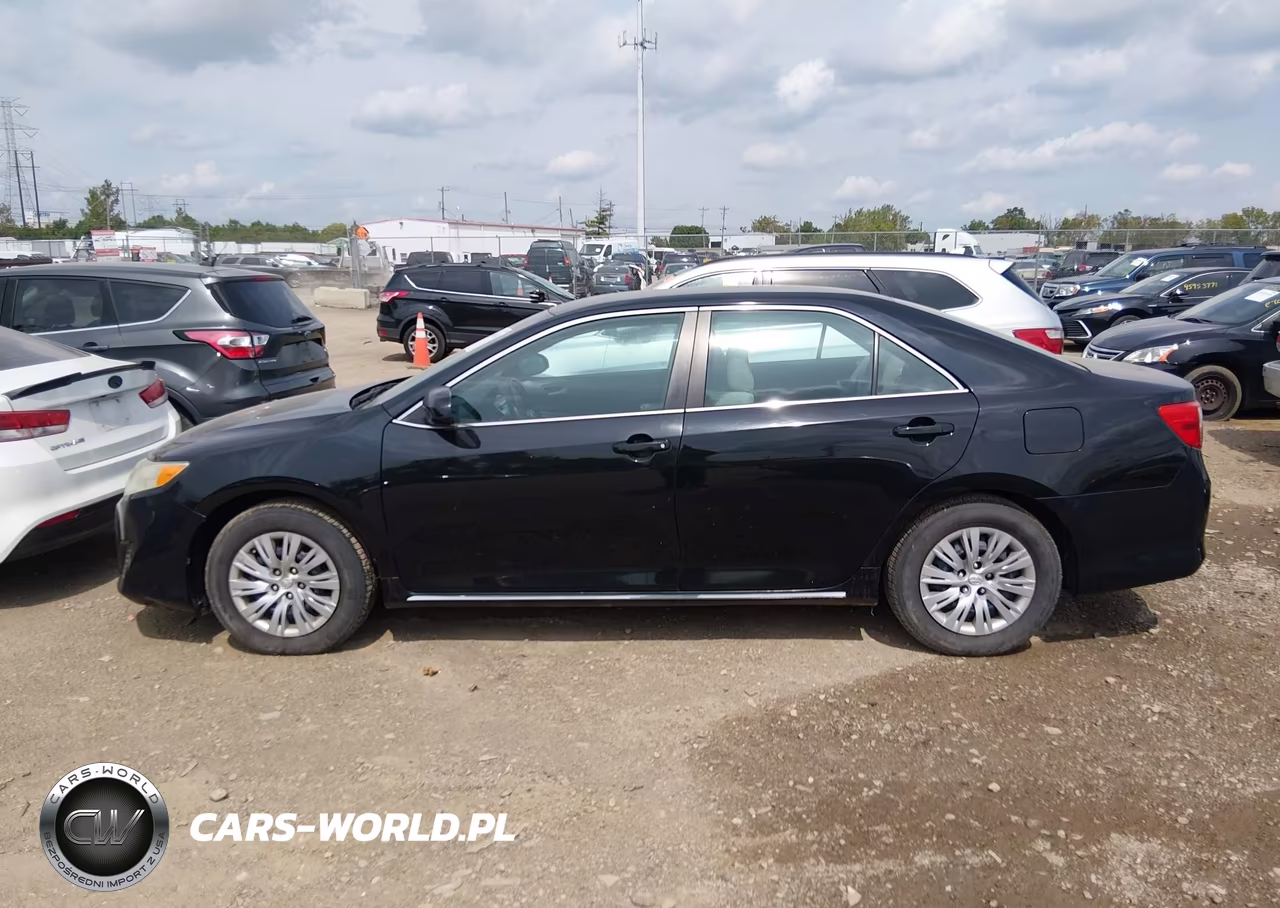 2014 Toyota Camry Le VIN:4T1BF1FKXEU343173 - 14