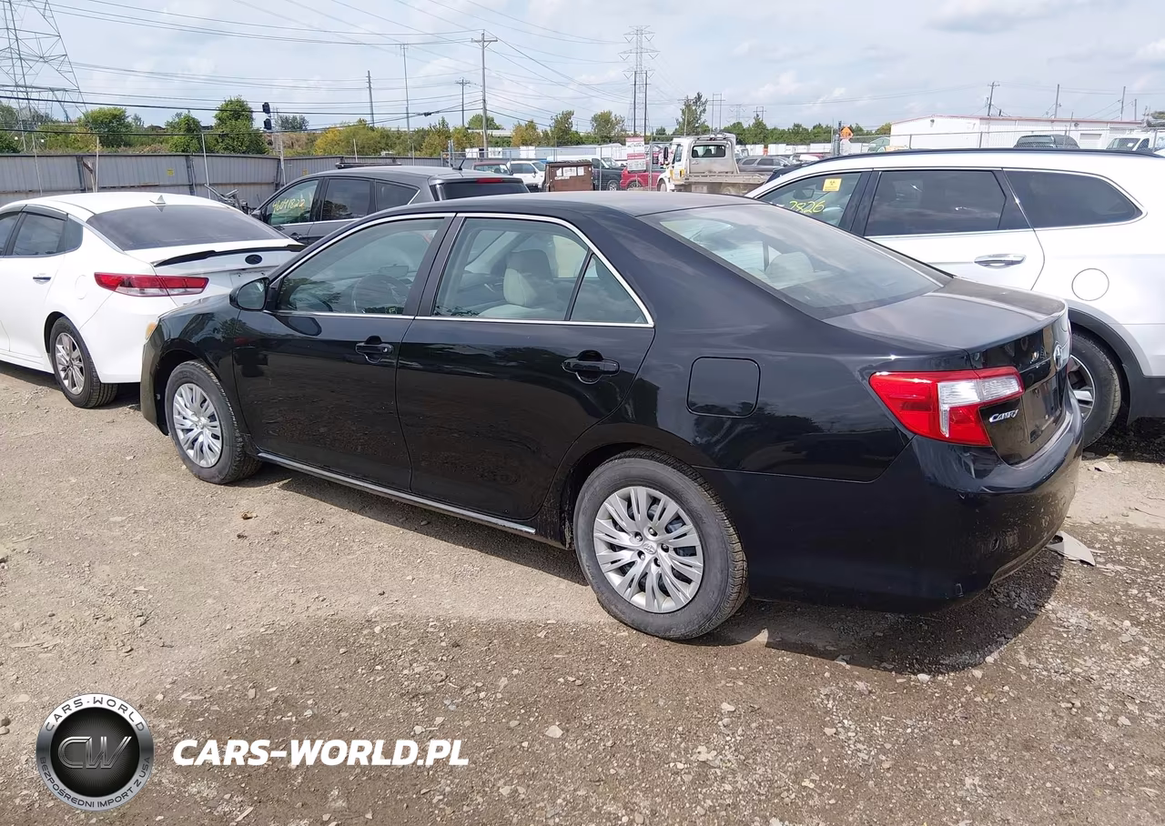 2014 Toyota Camry Le VIN:4T1BF1FKXEU343173 - 3