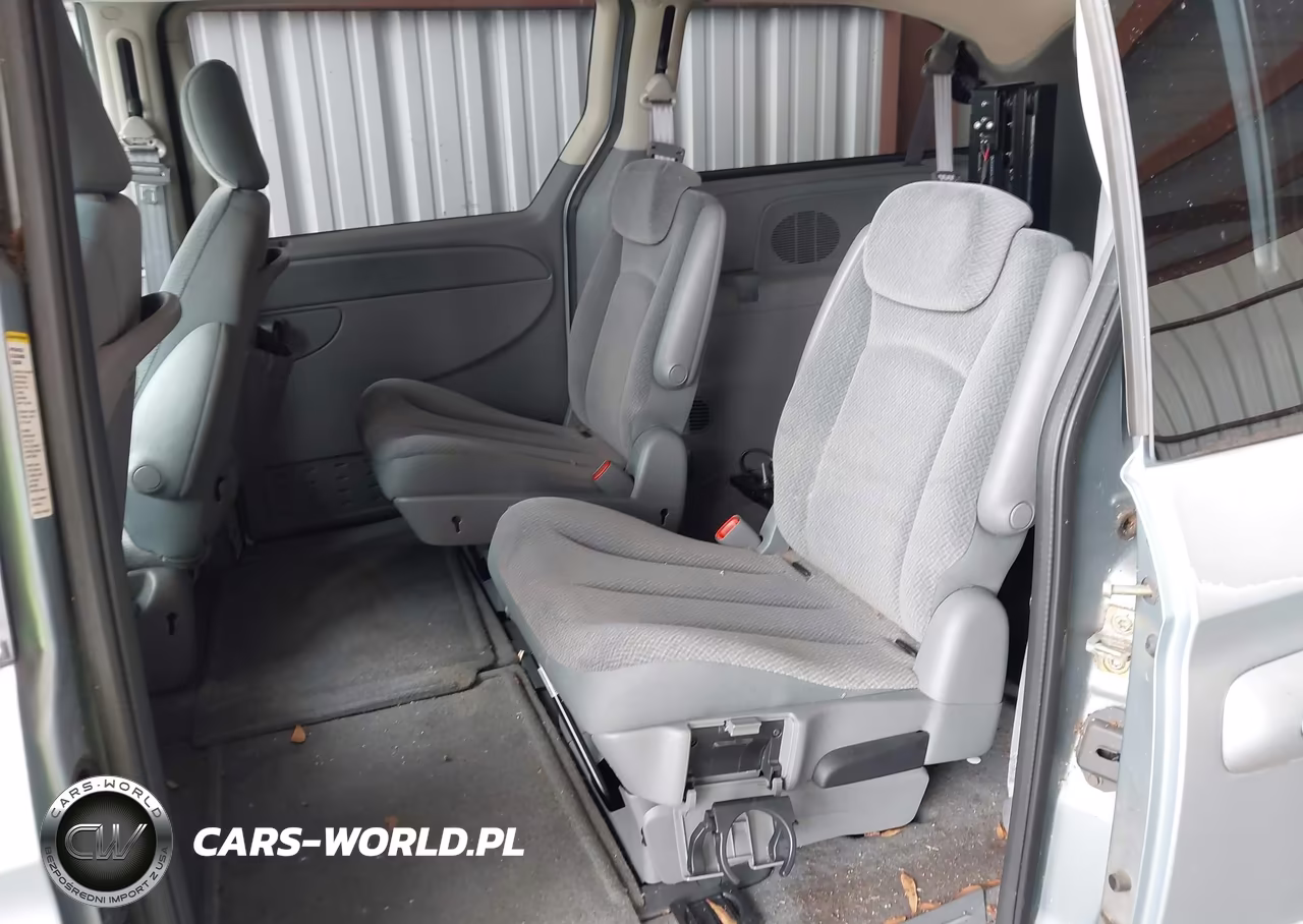2005 Dodge Grand Caravan Sxt VIN:2D8GP44L95R389225 - 8