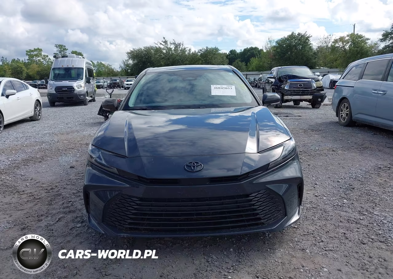 2025 Toyota Camry Le VIN:4T1DAACK4SU179782 - 13