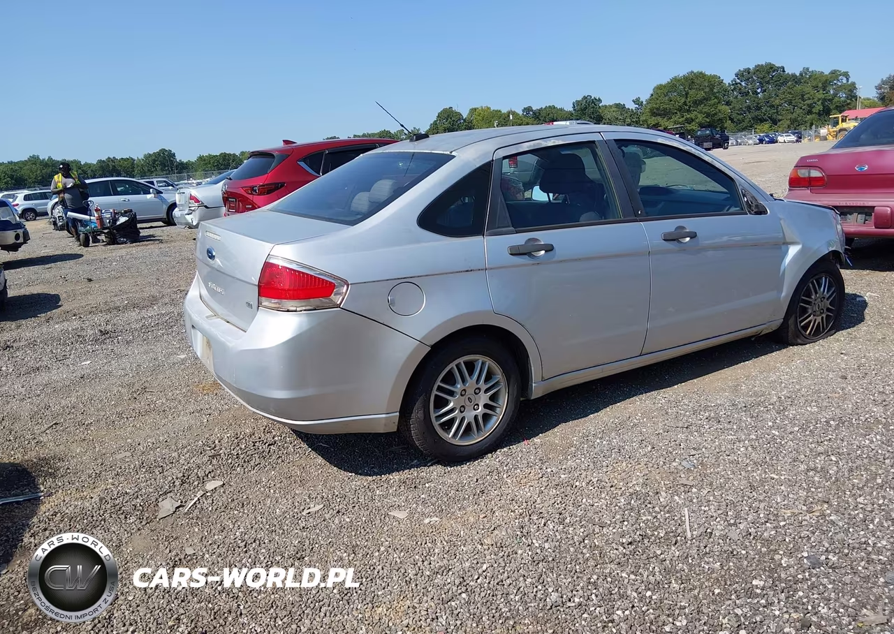 2011 Ford Focus Se VIN:1FAHP3FN2BW152984 - 4
