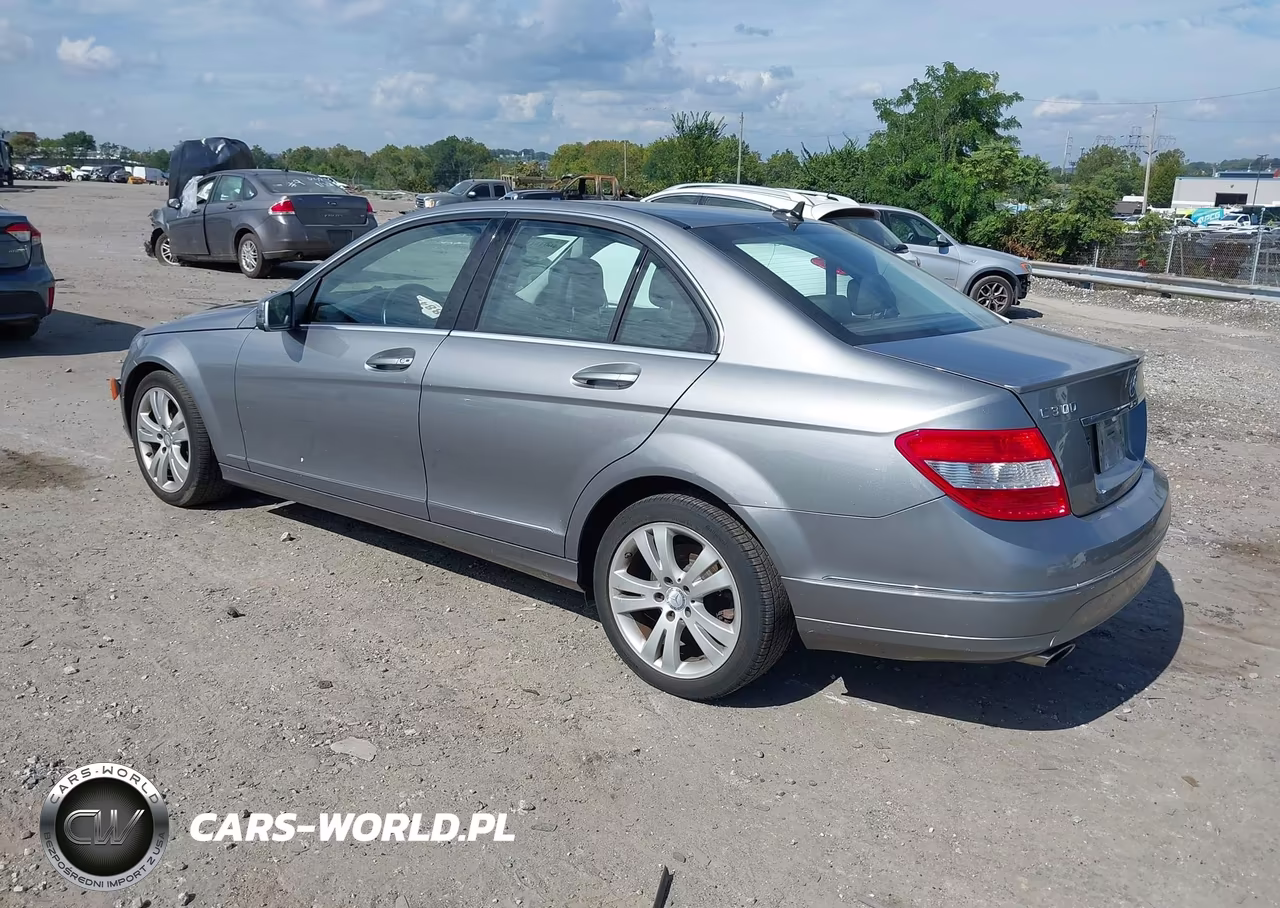2011 Mercedes-Benz C 300 Luxury 4Matic VIN:WDDGF8BB2BR168995 - 3
