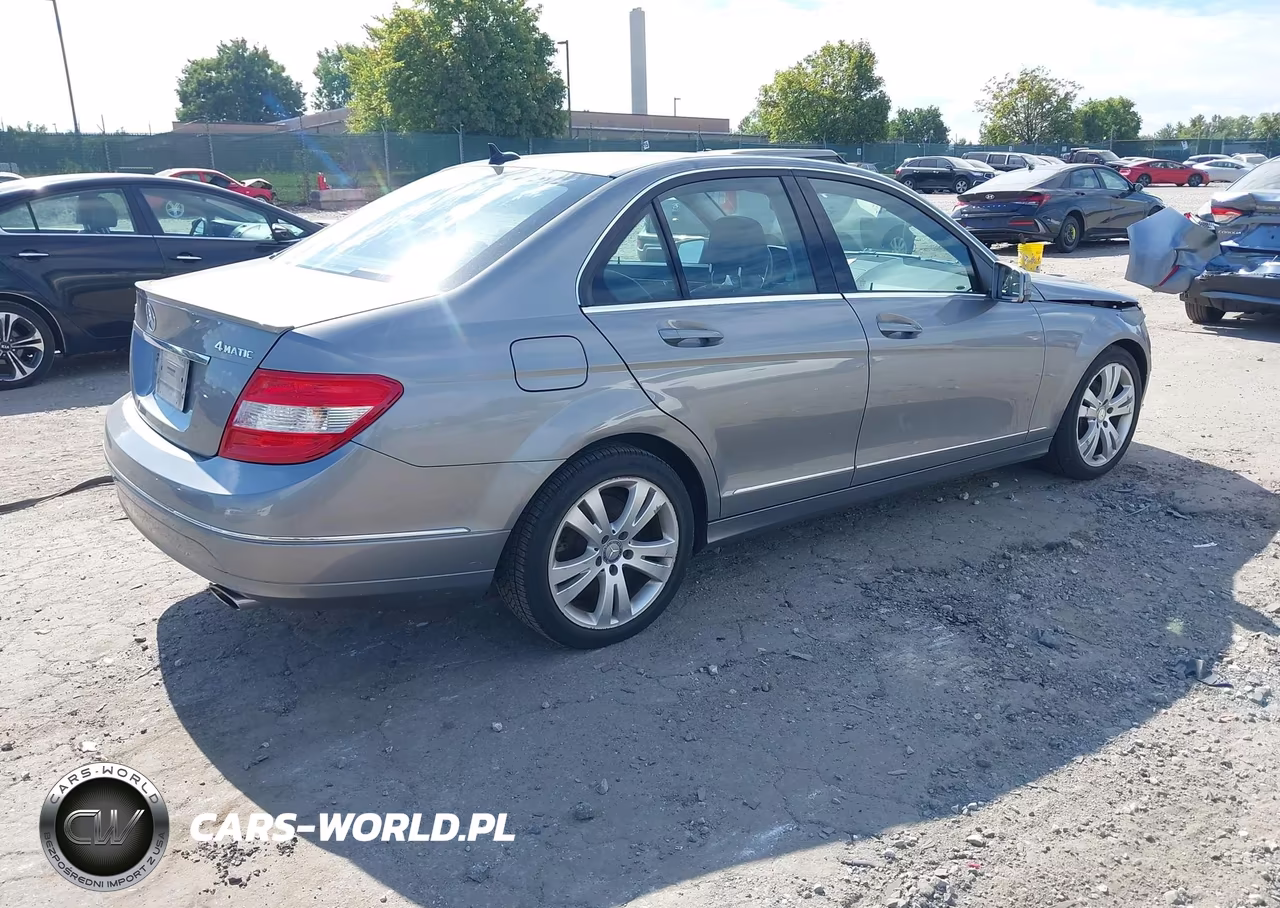2011 Mercedes-Benz C 300 Luxury 4Matic VIN:WDDGF8BB2BR168995 - 4