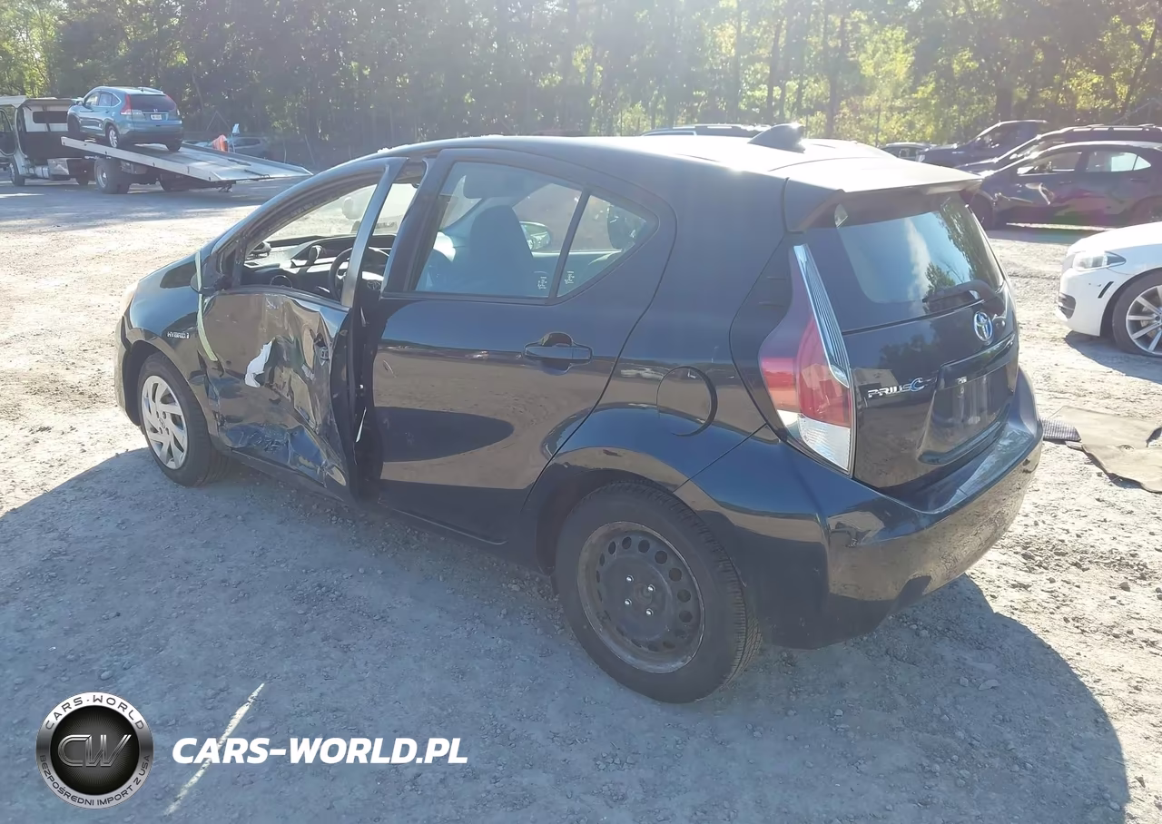 2015 Toyota Prius C Three VIN:JTDKDTB36F1100399 - 3