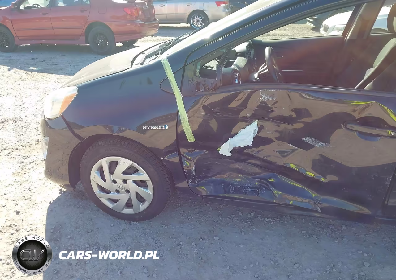 2015 Toyota Prius C Three VIN:JTDKDTB36F1100399 - 6