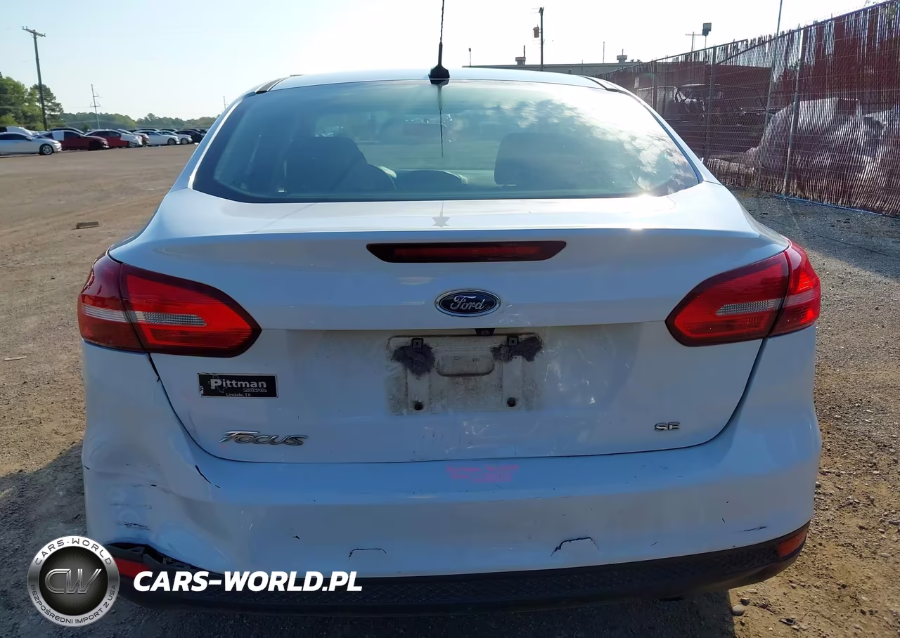 2017 Ford Focus Se VIN:1FADP3F22HL331153 - 6