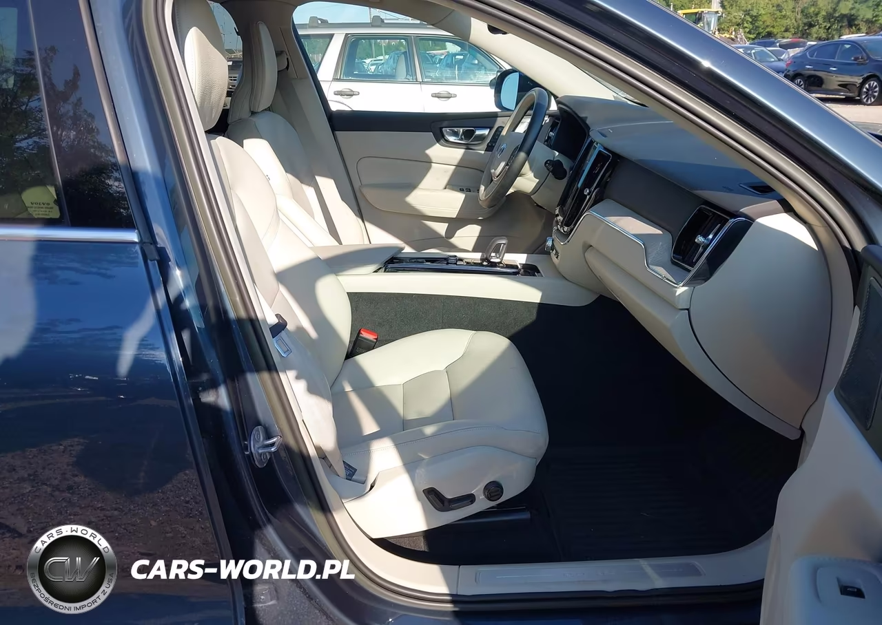2023 Volvo Xc60 Recharge Plug-In Hybrid T8 Plus Bright Theme VIN:YV4H60DN3P1225988 - 5
