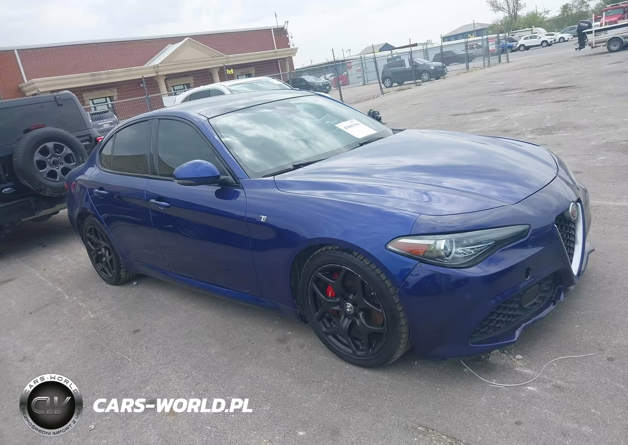 2022 Alfa Romeo Giulia Ti Rwd – zdjęcie 1 z 17